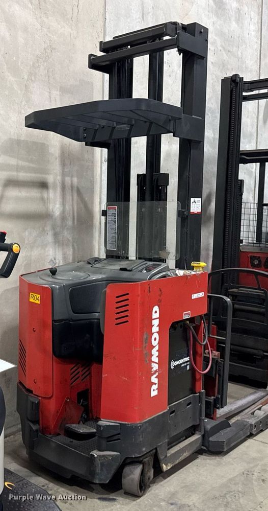 image for item DH9765 Raymond Easi R 30TT order picker