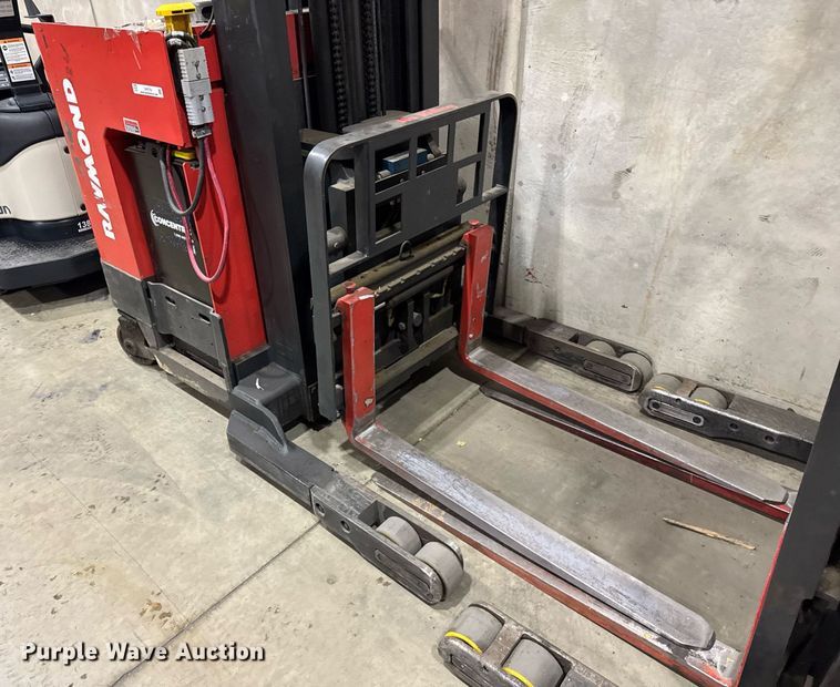 image for item DH9765 Raymond Easi R 30TT order picker