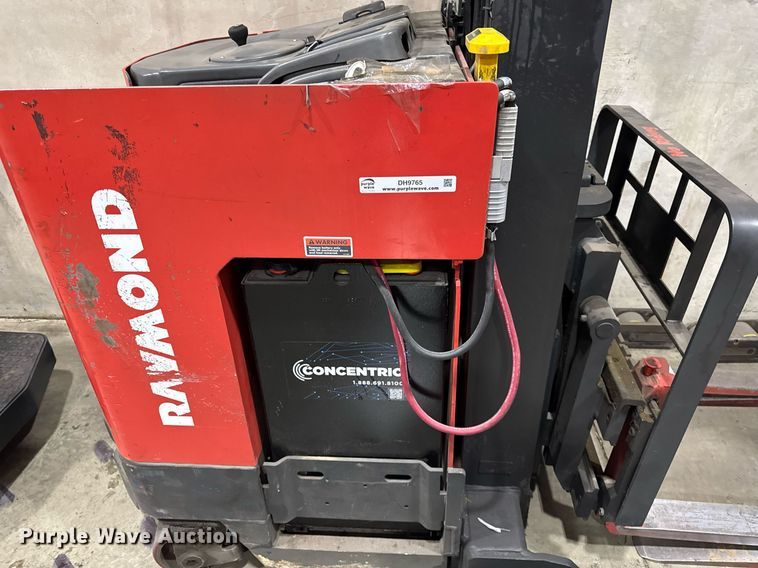 image for item DH9765 Raymond Easi R 30TT order picker