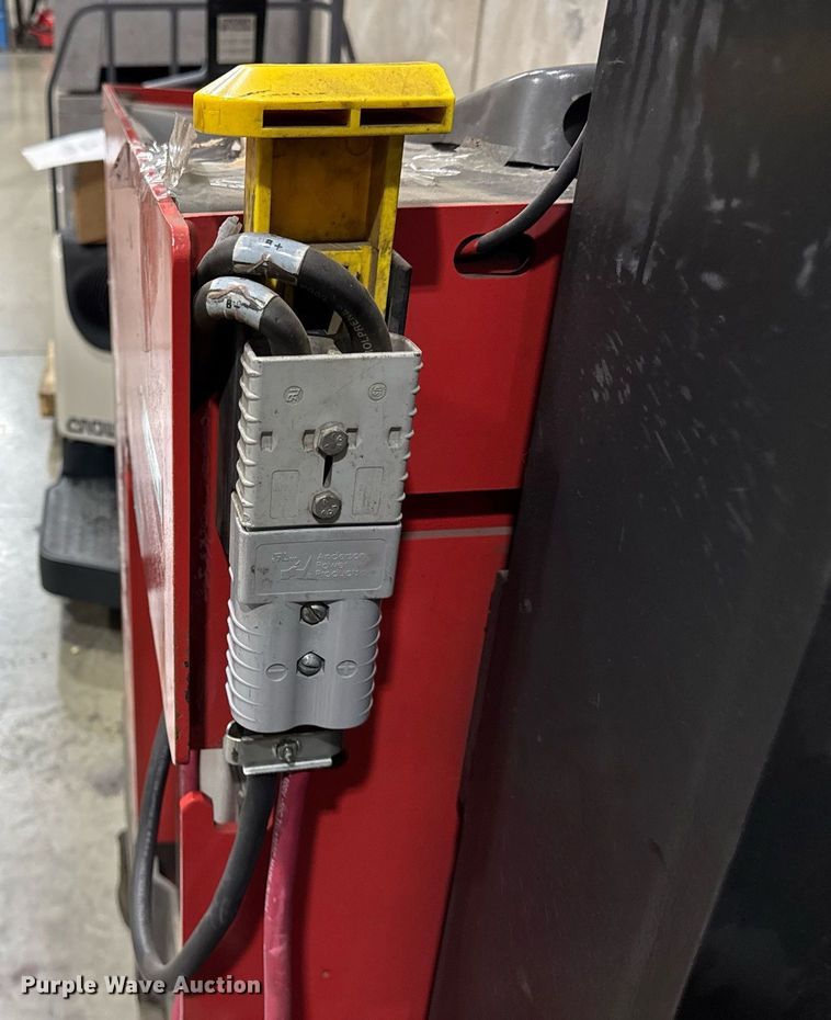 image for item DH9765 Raymond Easi R 30TT order picker