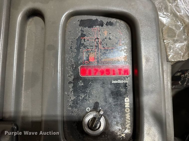 image for item DH9765 Raymond Easi R 30TT order picker