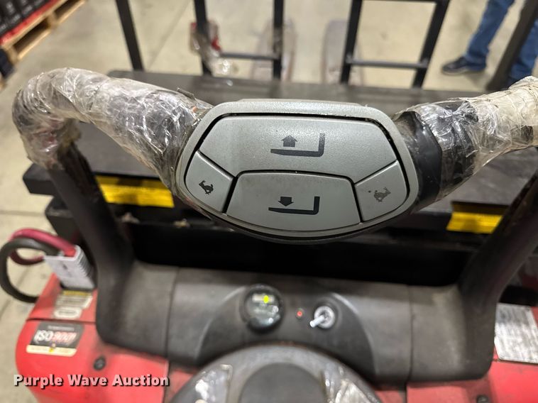 image for item DH9766 2009 Raymond 112TM-FRE60L pallet jack