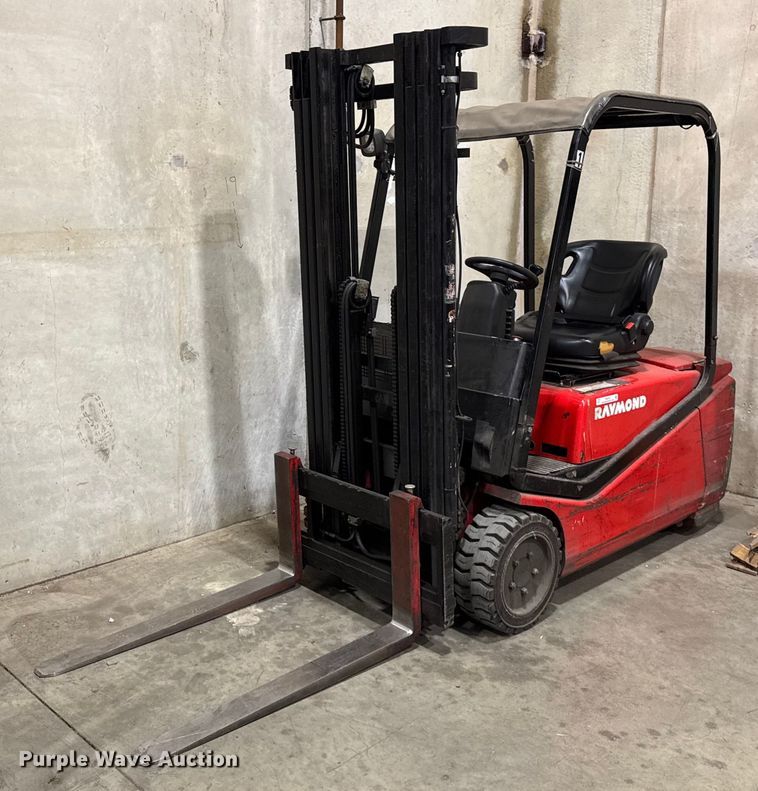 image for item DH9767 Raymond 440 C40 forklift