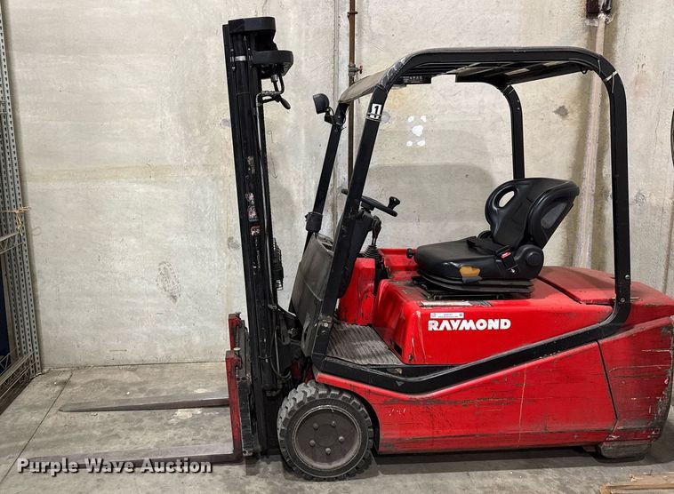 image for item DH9767 Raymond 440 C40 forklift