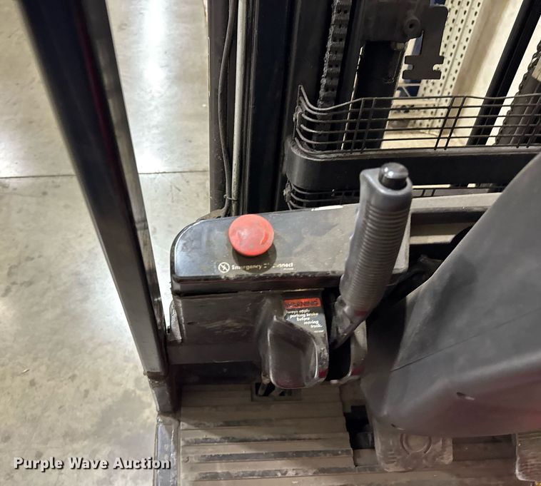 image for item DH9767 Raymond 440 C40 forklift