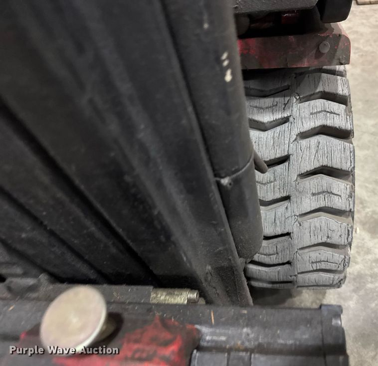 image for item DH9767 Raymond 440 C40 forklift