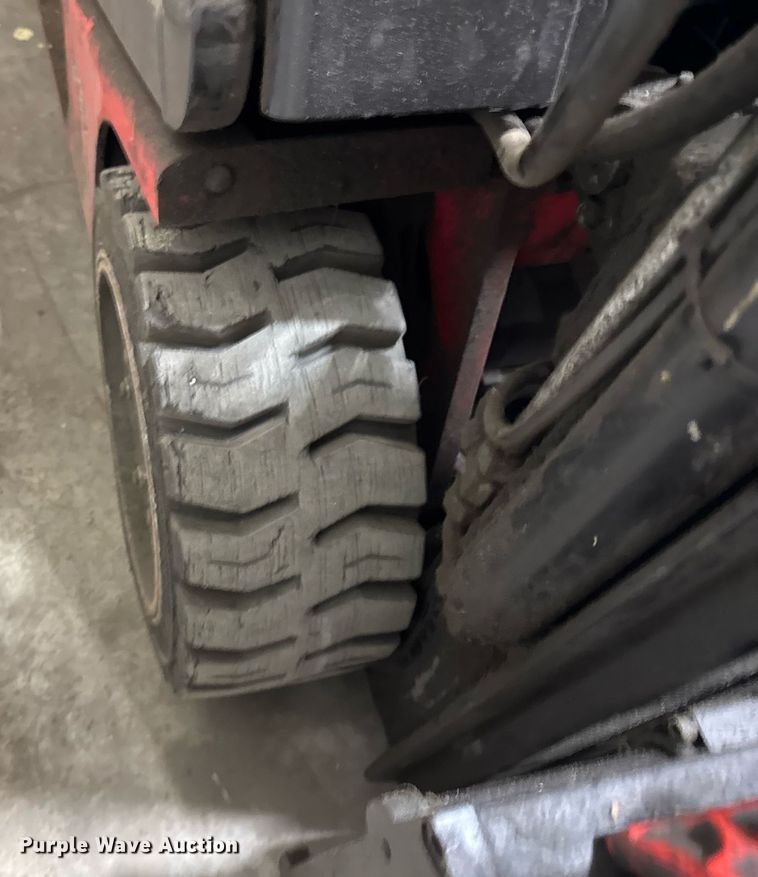 image for item DH9767 Raymond 440 C40 forklift