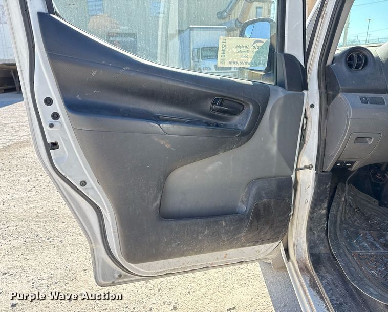 image for item DM5511 2013 Nissan NV200 van