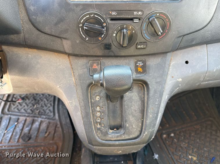 image for item DM5511 2013 Nissan NV200 van