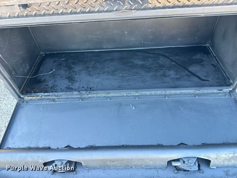 image for item DM5526 2019 Ford F550 Crew Cab flatbed truck