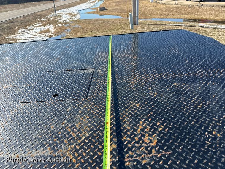 image for item DM5526 2019 Ford F550 Crew Cab flatbed truck