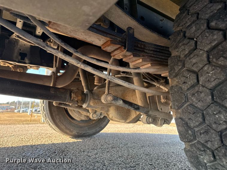 image for item DM5526 2019 Ford F550 Crew Cab flatbed truck