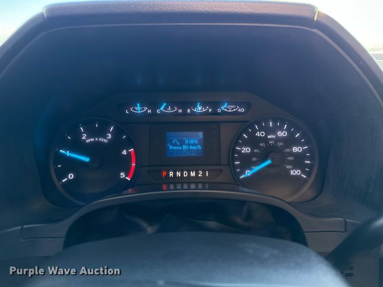 image for item DM5526 2019 Ford F550 Crew Cab flatbed truck