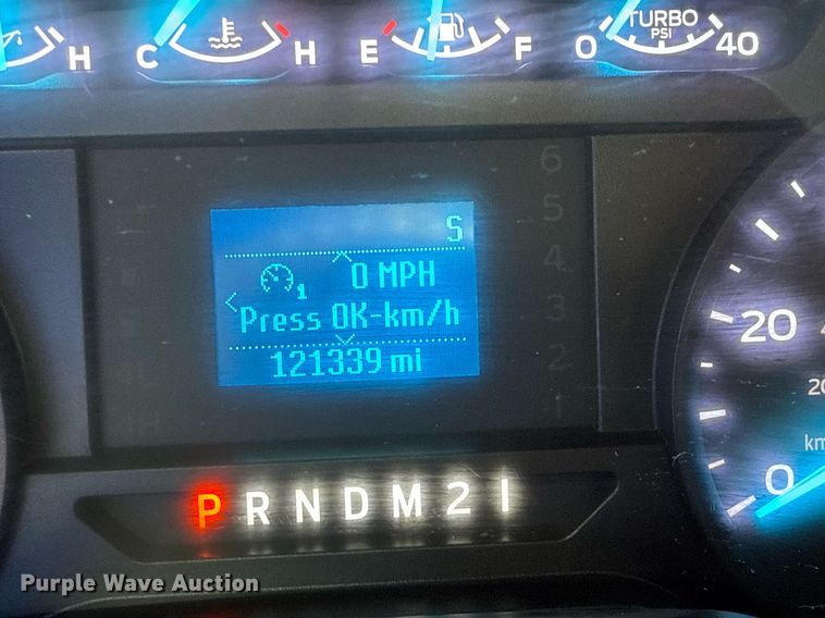 image for item DM5526 2019 Ford F550 Crew Cab flatbed truck