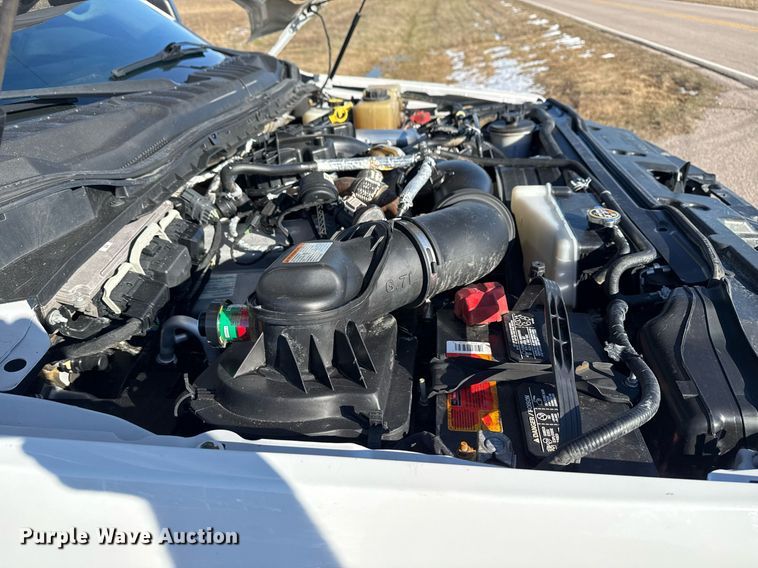 image for item DM5526 2019 Ford F550 Crew Cab flatbed truck