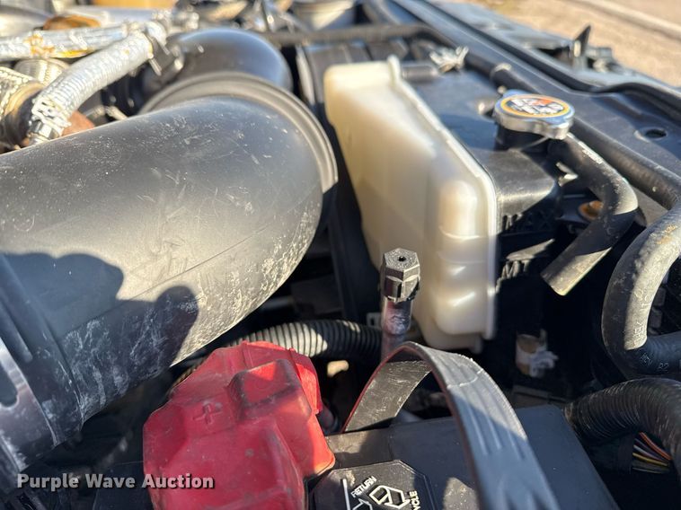 image for item DM5526 2019 Ford F550 Crew Cab flatbed truck