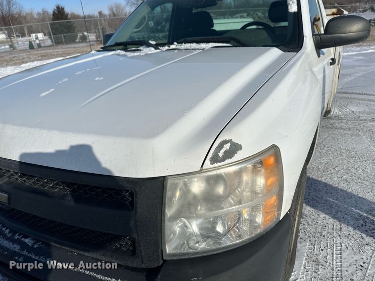 image for item DN0941 2011 Chevrolet Silverado 1500 utility bed pickup truck