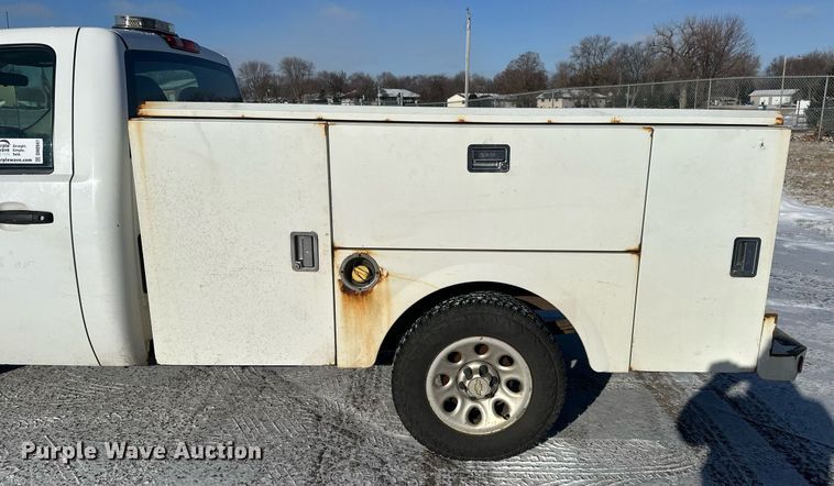 image for item DN0941 2011 Chevrolet Silverado 1500 utility bed pickup truck