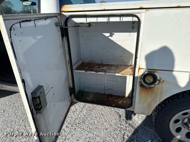 image for item DN0941 2011 Chevrolet Silverado 1500 utility bed pickup truck