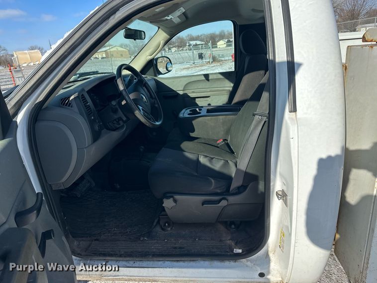 image for item DN0941 2011 Chevrolet Silverado 1500 utility bed pickup truck