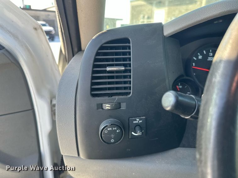 image for item DN0941 2011 Chevrolet Silverado 1500 utility bed pickup truck