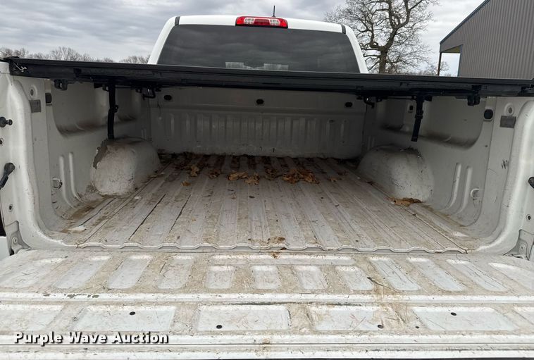 image for item DO0210 2017 GMC Sierra 1500 Crew Cab pickup truck