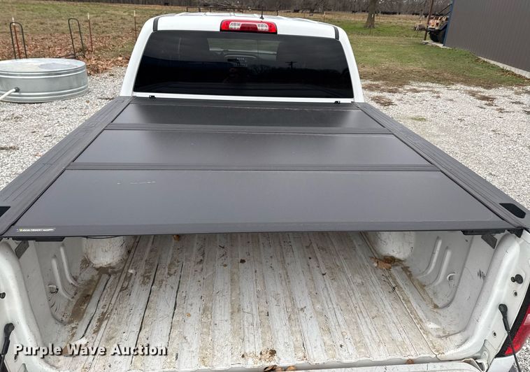 image for item DO0210 2017 GMC Sierra 1500 Crew Cab pickup truck