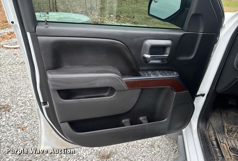 image for item DO0210 2017 GMC Sierra 1500 Crew Cab pickup truck