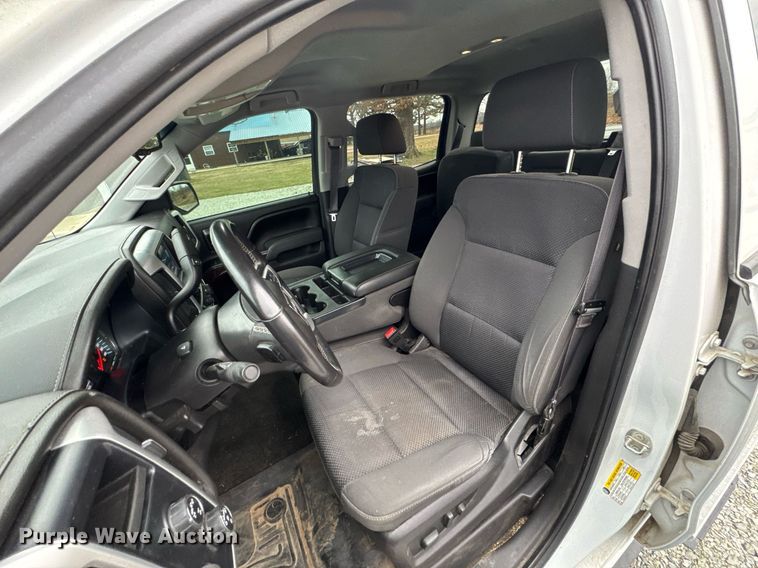 image for item DO0210 2017 GMC Sierra 1500 Crew Cab pickup truck