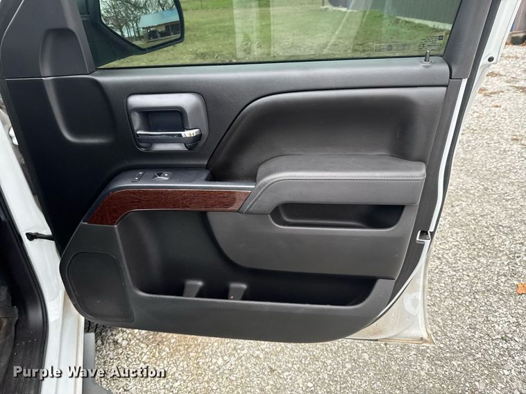 image for item DO0210 2017 GMC Sierra 1500 Crew Cab pickup truck