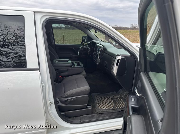 image for item DO0210 2017 GMC Sierra 1500 Crew Cab pickup truck