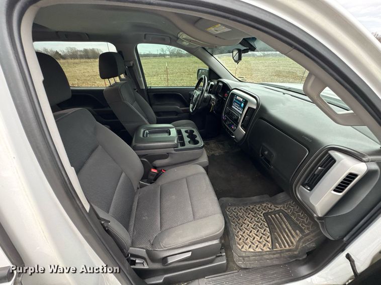 image for item DO0210 2017 GMC Sierra 1500 Crew Cab pickup truck