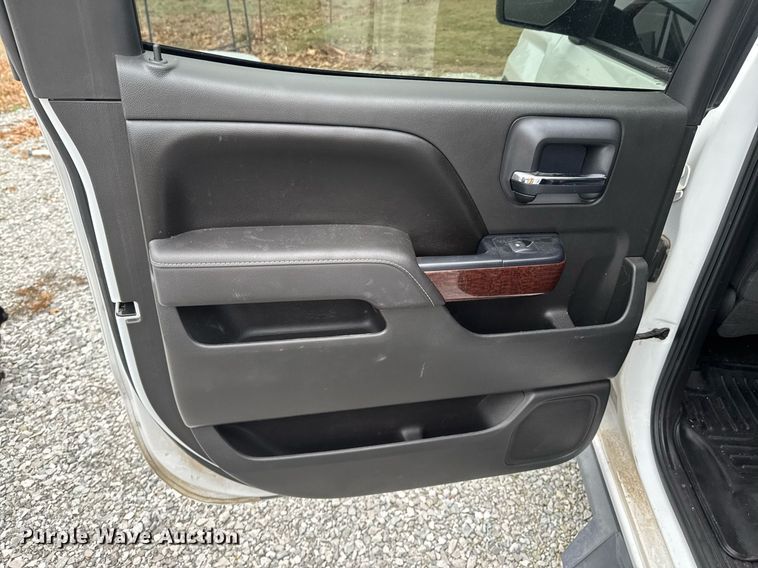 image for item DO0210 2017 GMC Sierra 1500 Crew Cab pickup truck