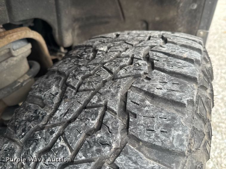 image for item DO0210 2017 GMC Sierra 1500 Crew Cab pickup truck