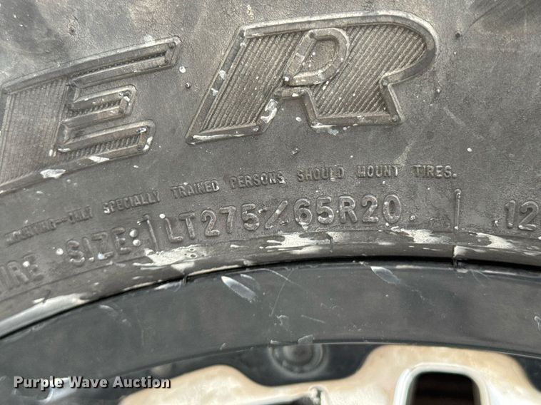 image for item DO0210 2017 GMC Sierra 1500 Crew Cab pickup truck