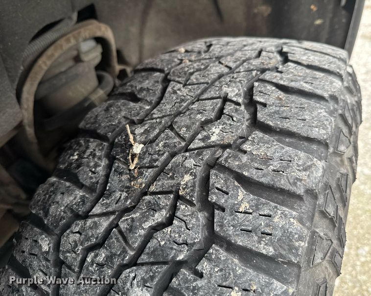 image for item DO0210 2017 GMC Sierra 1500 Crew Cab pickup truck