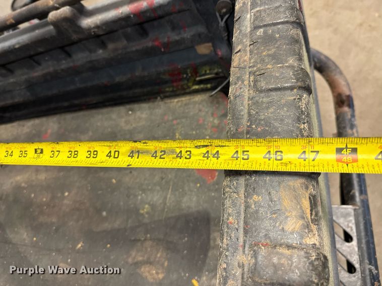 image for item DO0225 2013 John Deere Gator 825 utility vehicle