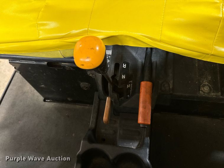 image for item DO0225 2013 John Deere Gator 825 utility vehicle