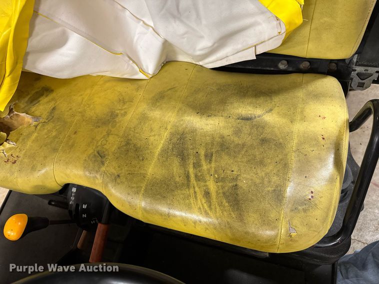 image for item DO0225 2013 John Deere Gator 825 utility vehicle