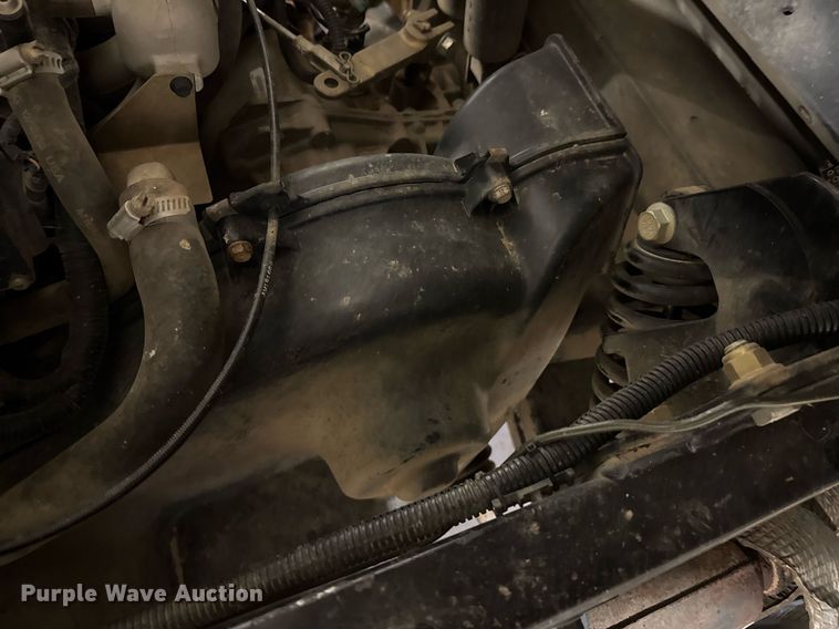 image for item DO0225 2013 John Deere Gator 825 utility vehicle