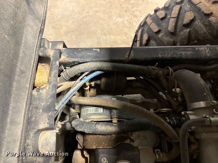 image for item DO0225 2013 John Deere Gator 825 utility vehicle