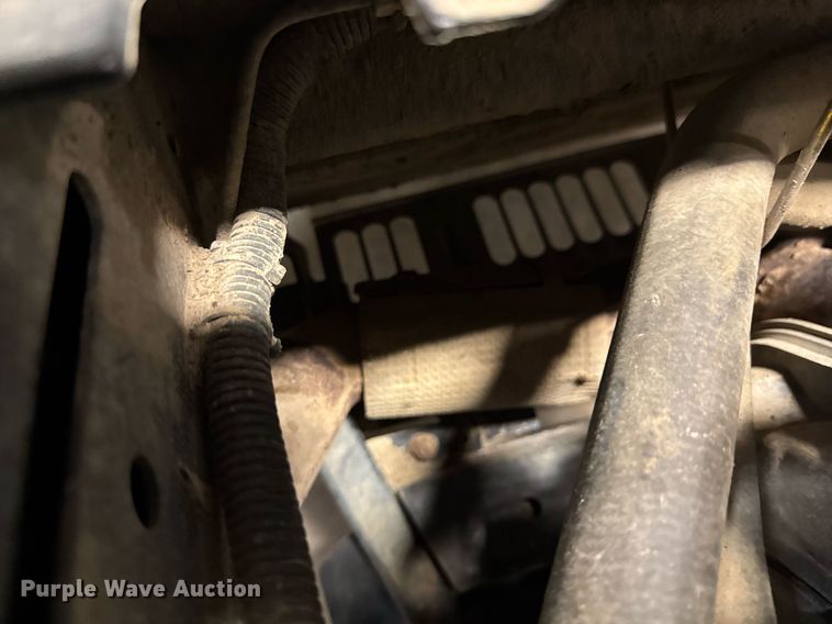 image for item DO0225 2013 John Deere Gator 825 utility vehicle