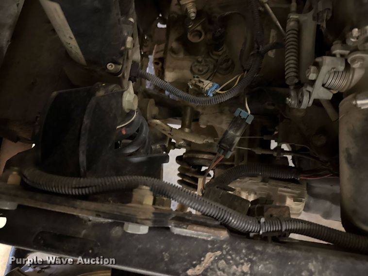 image for item DO0225 2013 John Deere Gator 825 utility vehicle