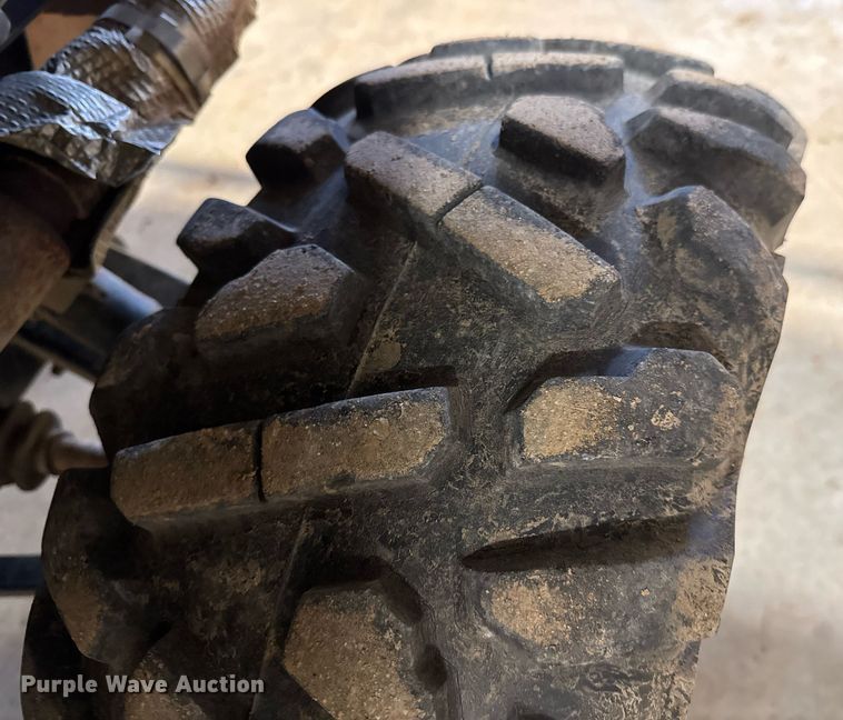 image for item DO0225 2013 John Deere Gator 825 utility vehicle