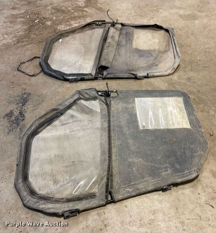 image for item DO0225 2013 John Deere Gator 825 utility vehicle