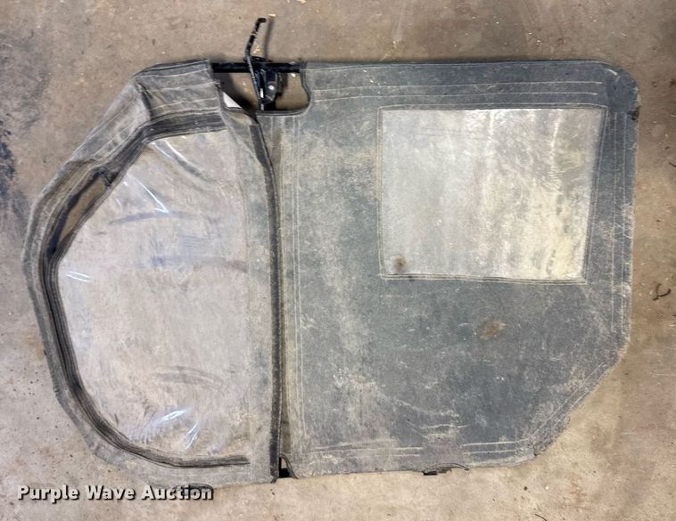 image for item DO0225 2013 John Deere Gator 825 utility vehicle