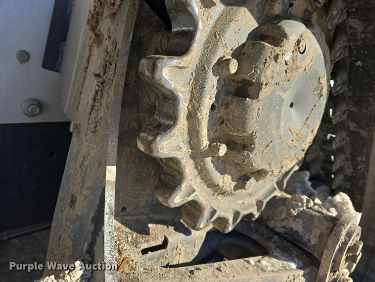 image for item DO7738 2020 Bobcat T870 tracked skid steer loader