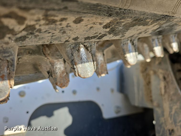 image for item DO7738 2020 Bobcat T870 tracked skid steer loader