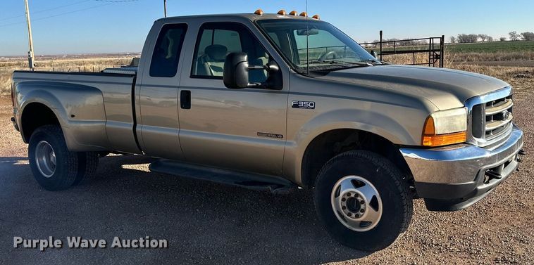 image for item DP6106 2001 Ford F350 Super Duty XLT SuperCab pickup truck