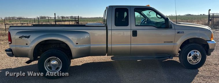 image for item DP6106 2001 Ford F350 Super Duty XLT SuperCab pickup truck